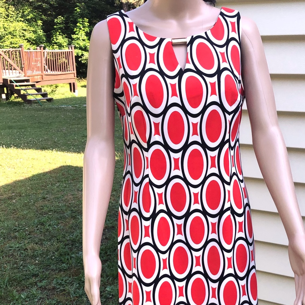 Ronni Nicole Red Black and White Sleeveless Dress